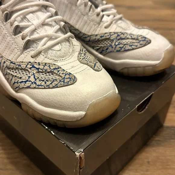 Air Jordan 11 Retro Low 306006-172 Youth 6Y